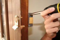 Locksmith Key Store Franklin Square, NY 516-284-4122 - lock-opening